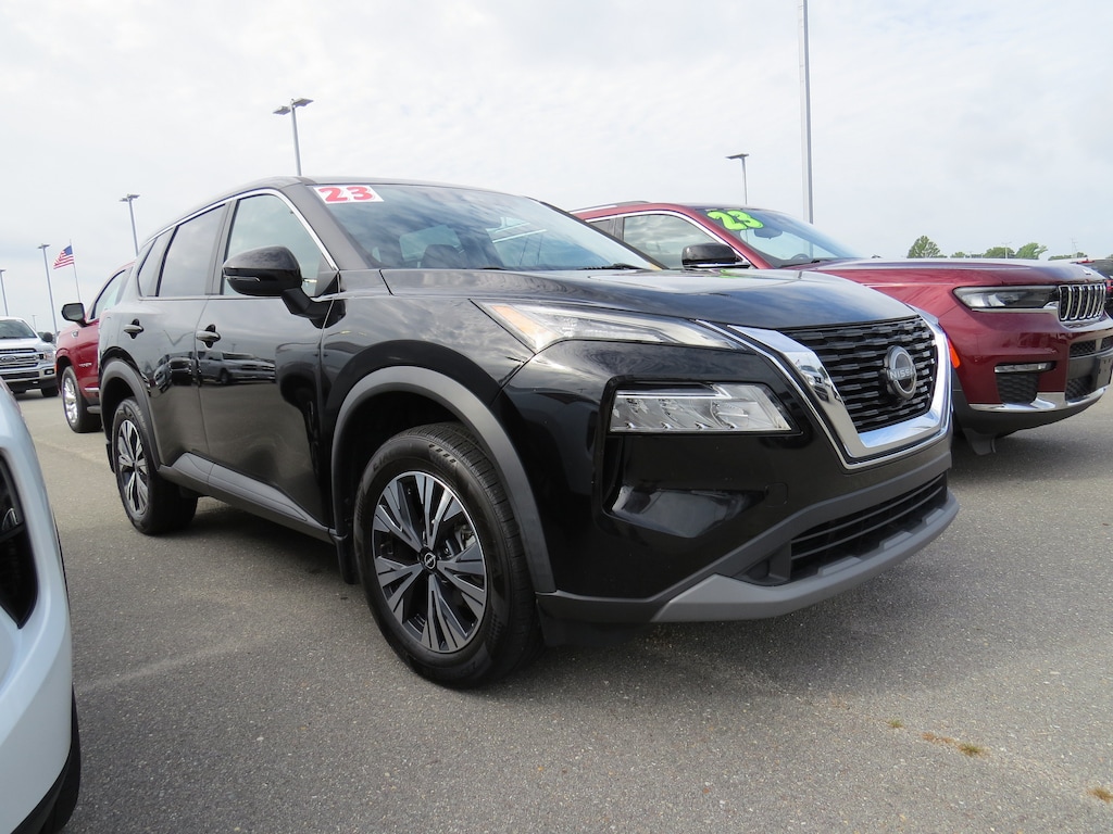 Used 2023 Nissan Rogue SV SUV