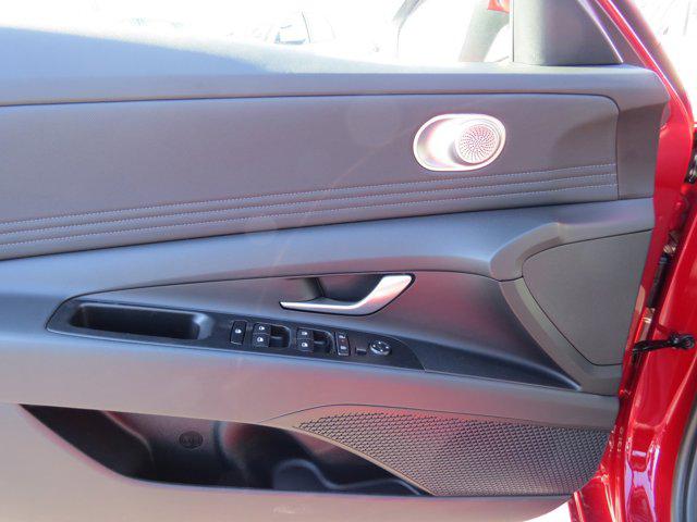 2025 Hyundai Elantra SEL - Photo 11