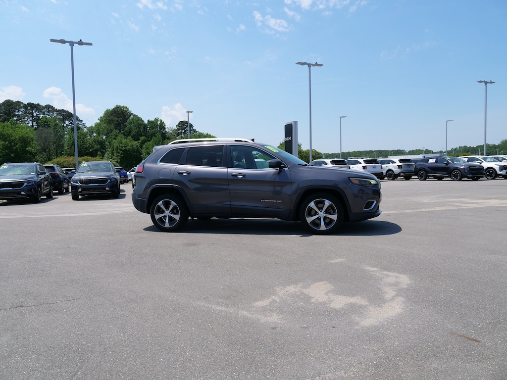 Used 2019 Jeep Cherokee Limited FWD SUV