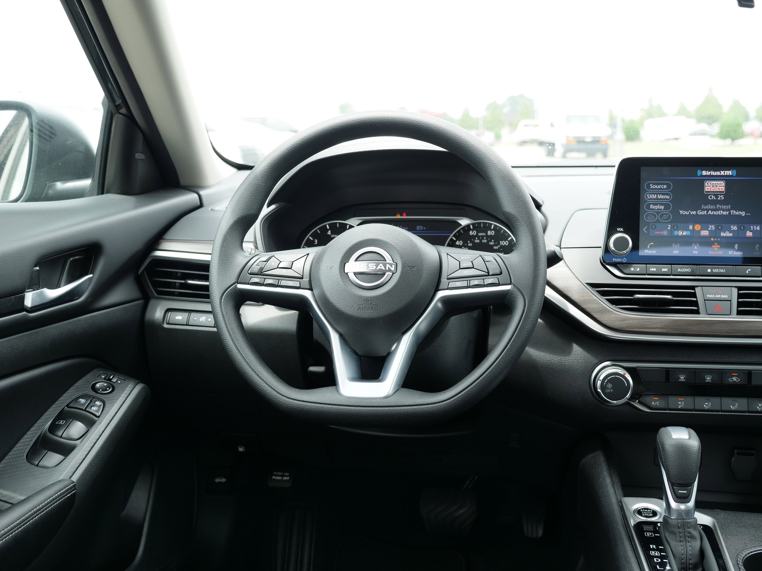 2025 Nissan Altima SV - Photo 19