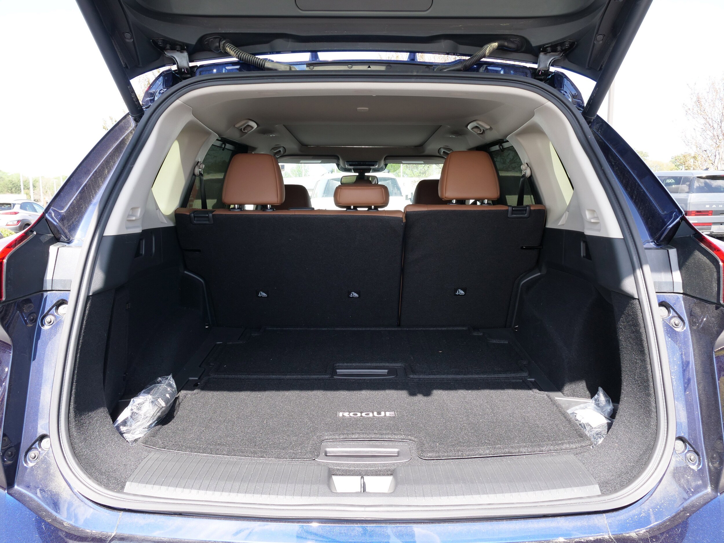 2025 Nissan Rogue Platinum - Photo 14