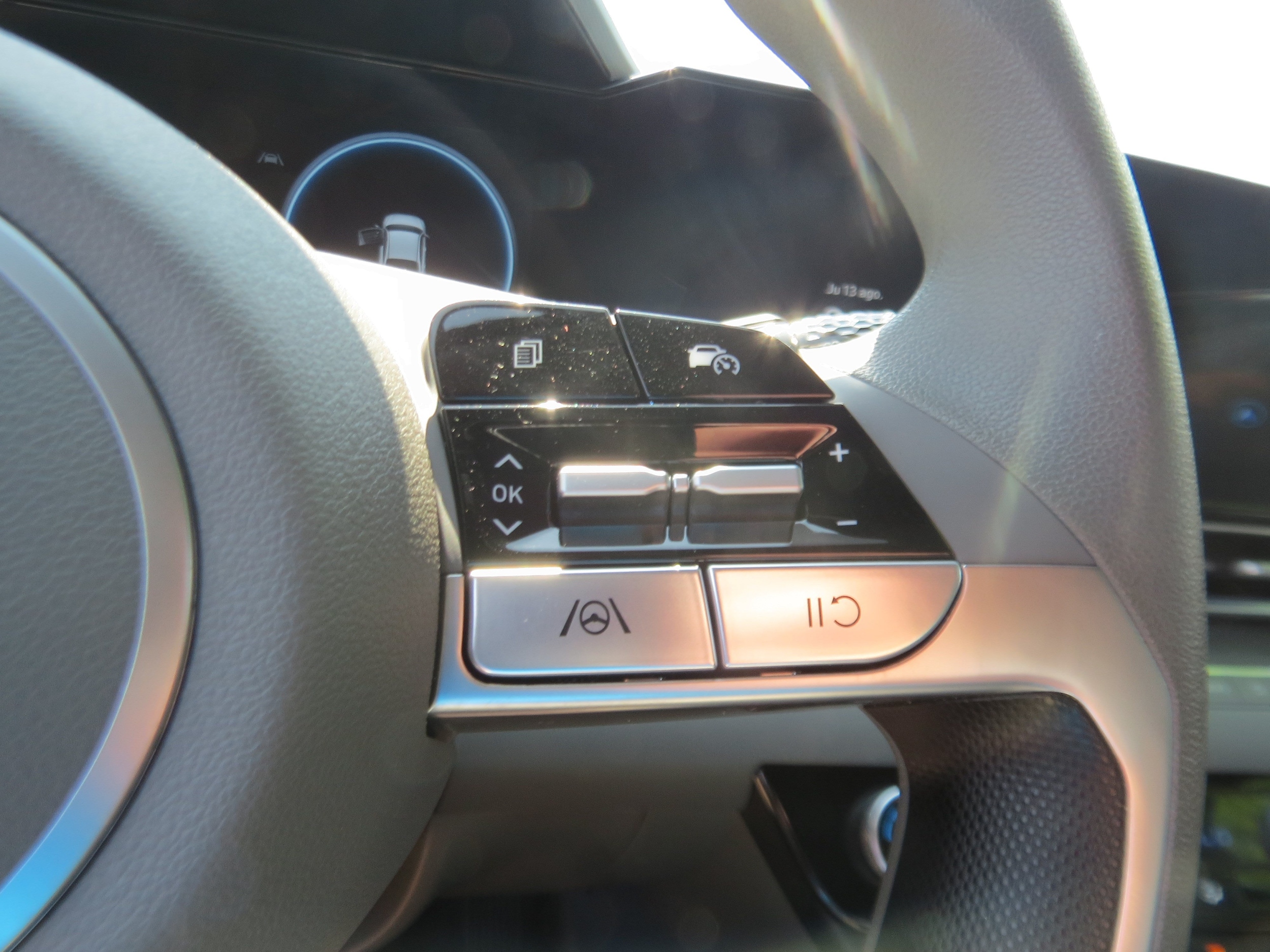 2024 Hyundai Elantra SEL - Photo 18
