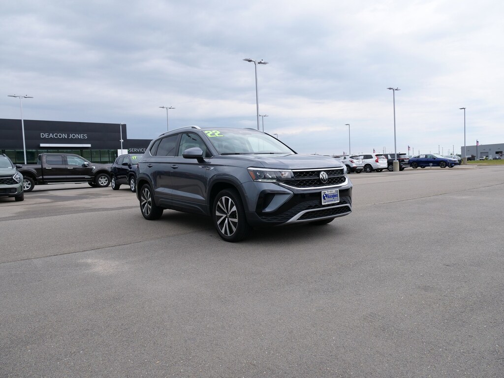 Used 2022 Volkswagen Taos 1.5T SE 4MOTION SUV