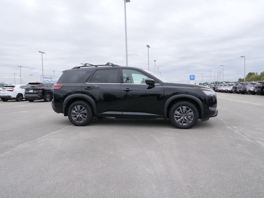 Used 2022 Nissan Pathfinder SV SUV