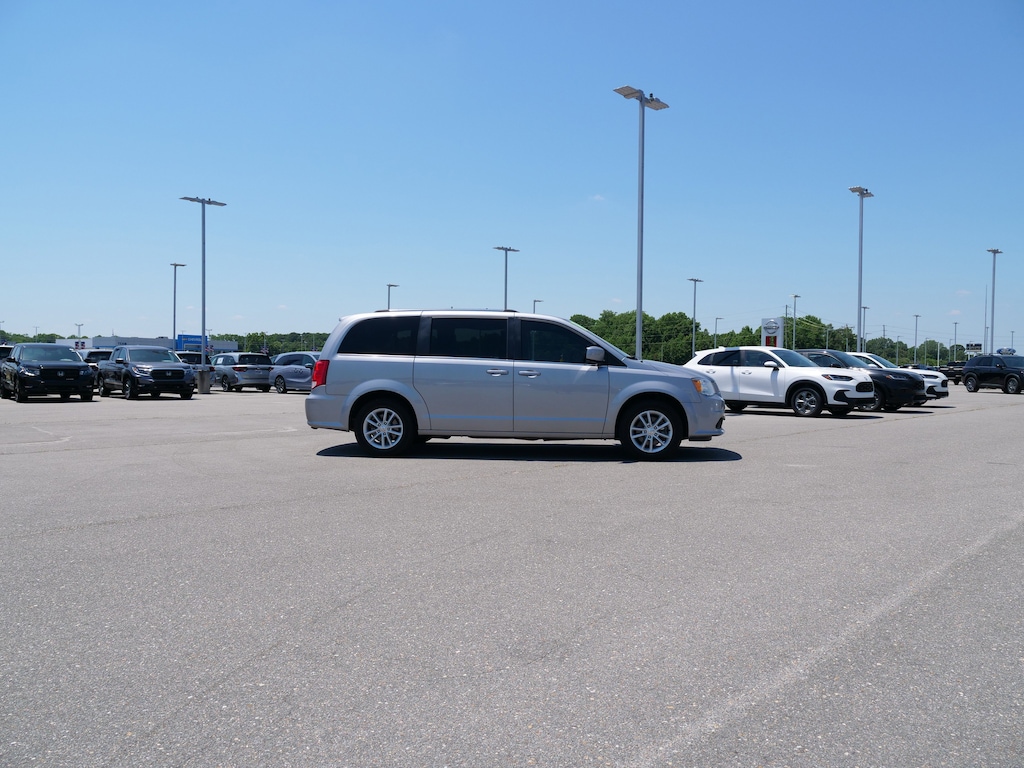 Used 2018 Dodge Grand Caravan SXT Van Passenger Van