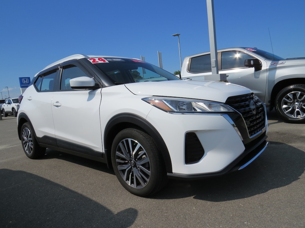 Used 2024 Nissan Kicks SV SUV