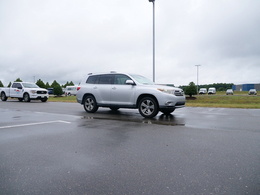 Used 2011 Toyota Highlander Limited V6 SUV