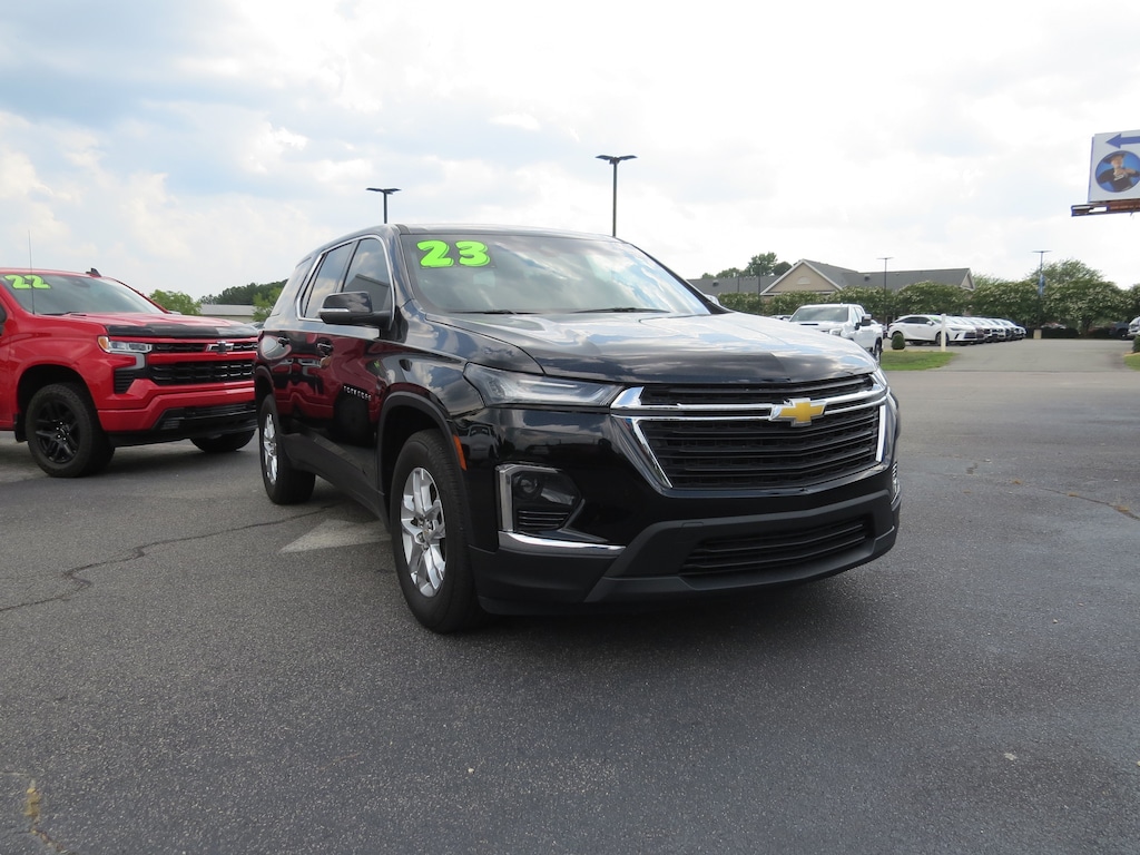 Used 2023 Chevrolet Traverse LS w/1LS SUV