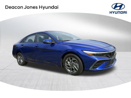 2024 Hyundai Elantra SEL Sedan