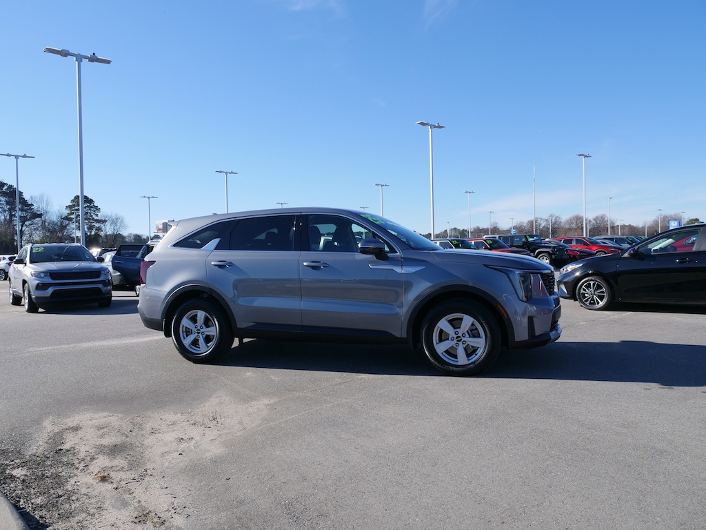 Certified 2025 Kia Sorento LX SUV