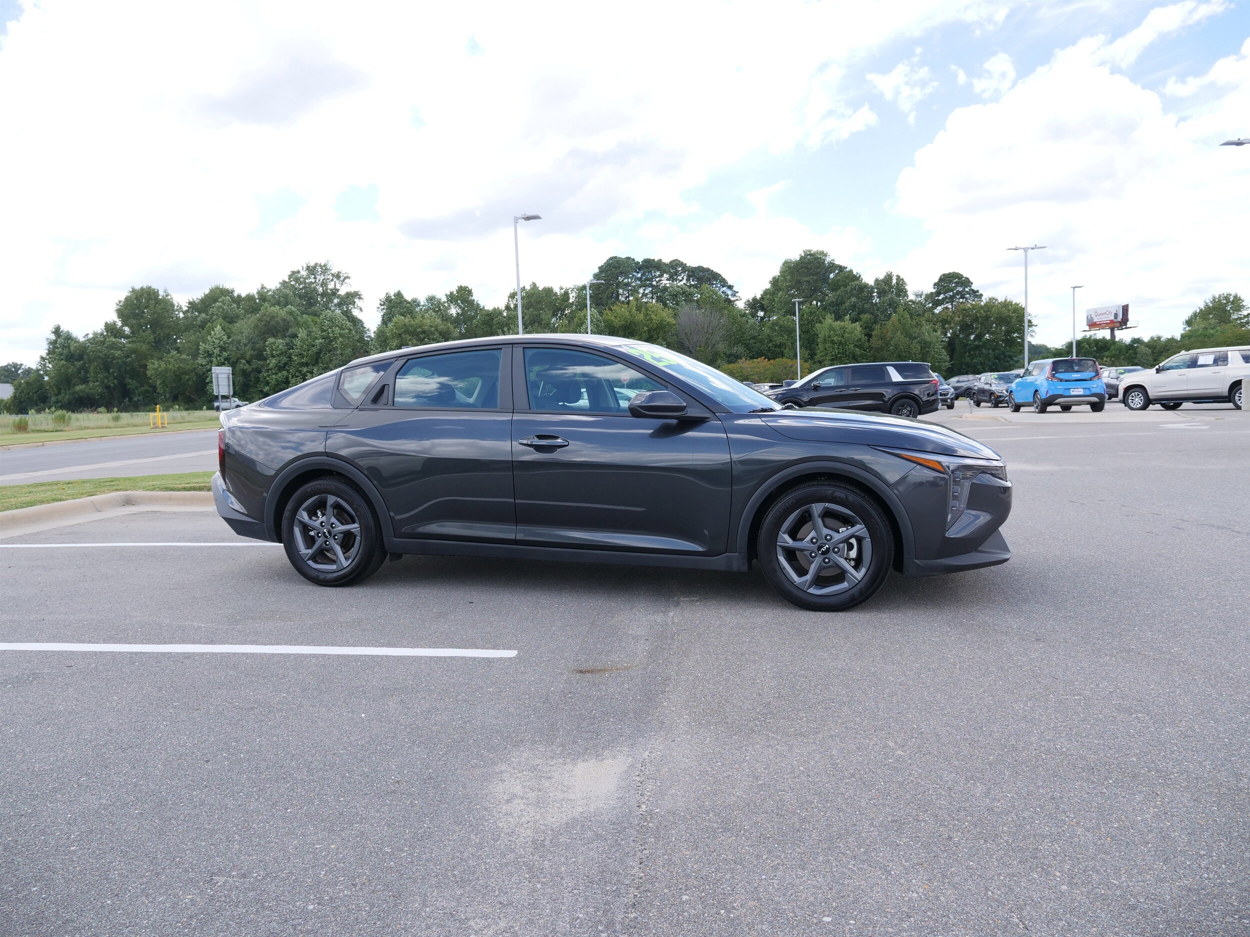 2025 Kia K4 LXS photo 2