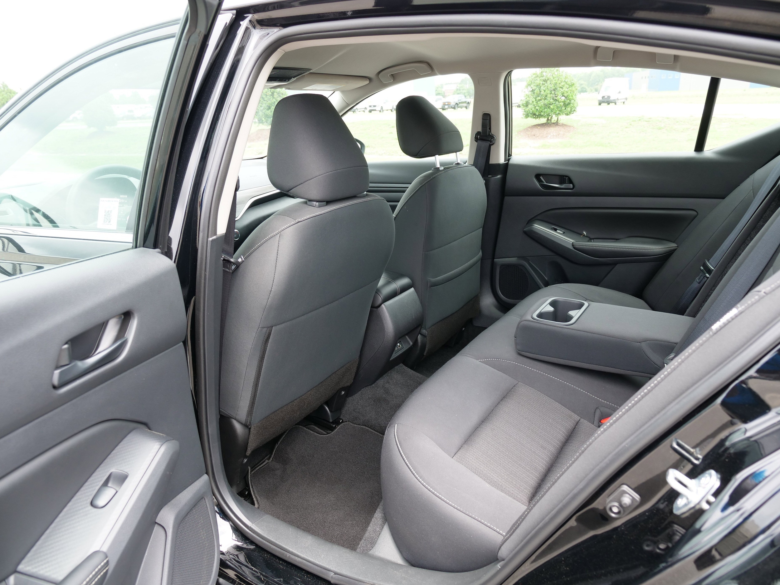2025 Nissan Altima SV - Photo 13