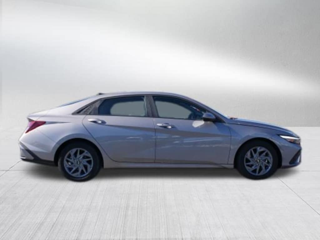Used 2024 Hyundai Elantra SEL Sedan