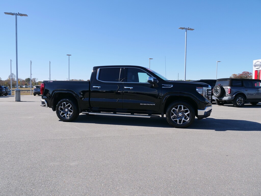 Used 2022 GMC Sierra 1500 SLT Truck Crew Cab