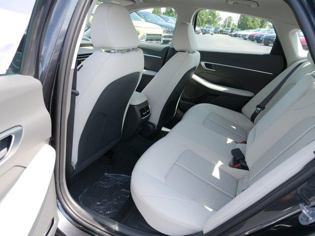 2025 Hyundai Sonata Hybrid SEL - Photo 13