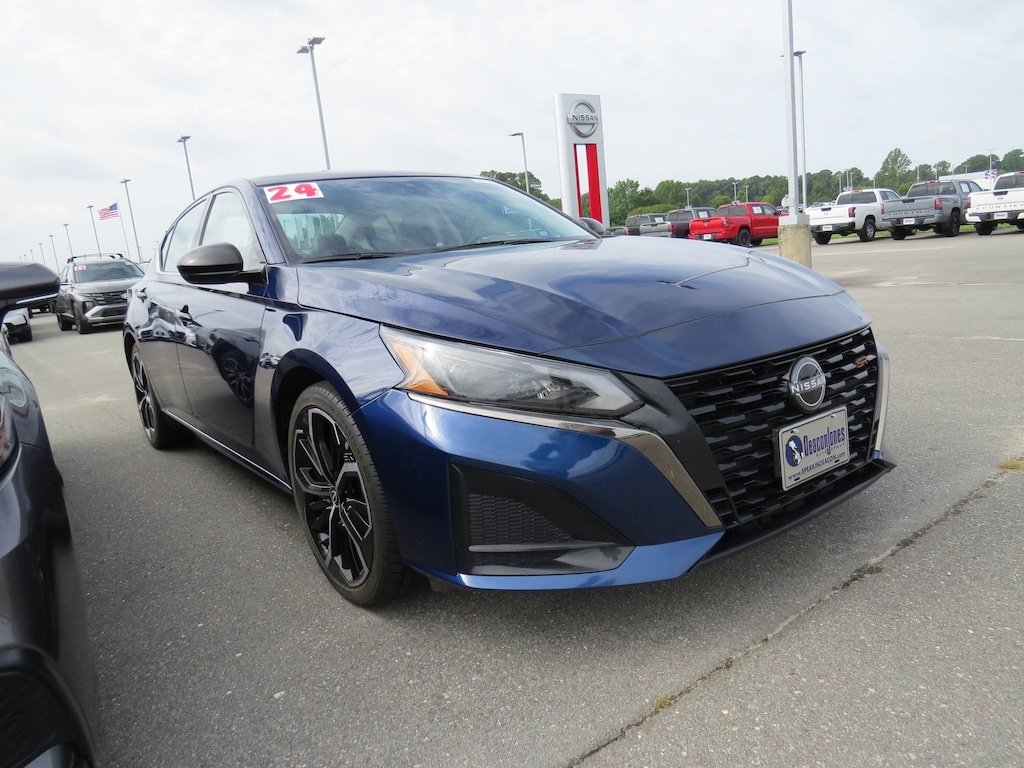 Used 2024 Nissan Altima 2.5 SR Sedan