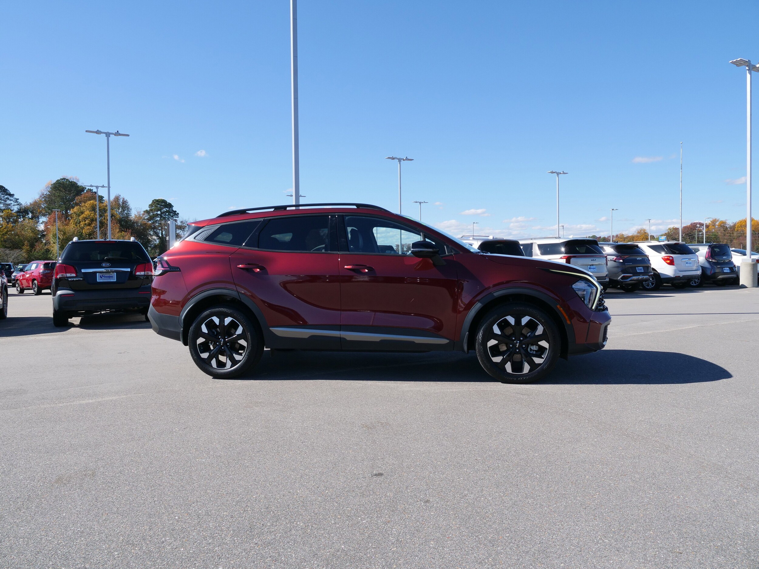 2023 Kia Sportage X-Line photo 2