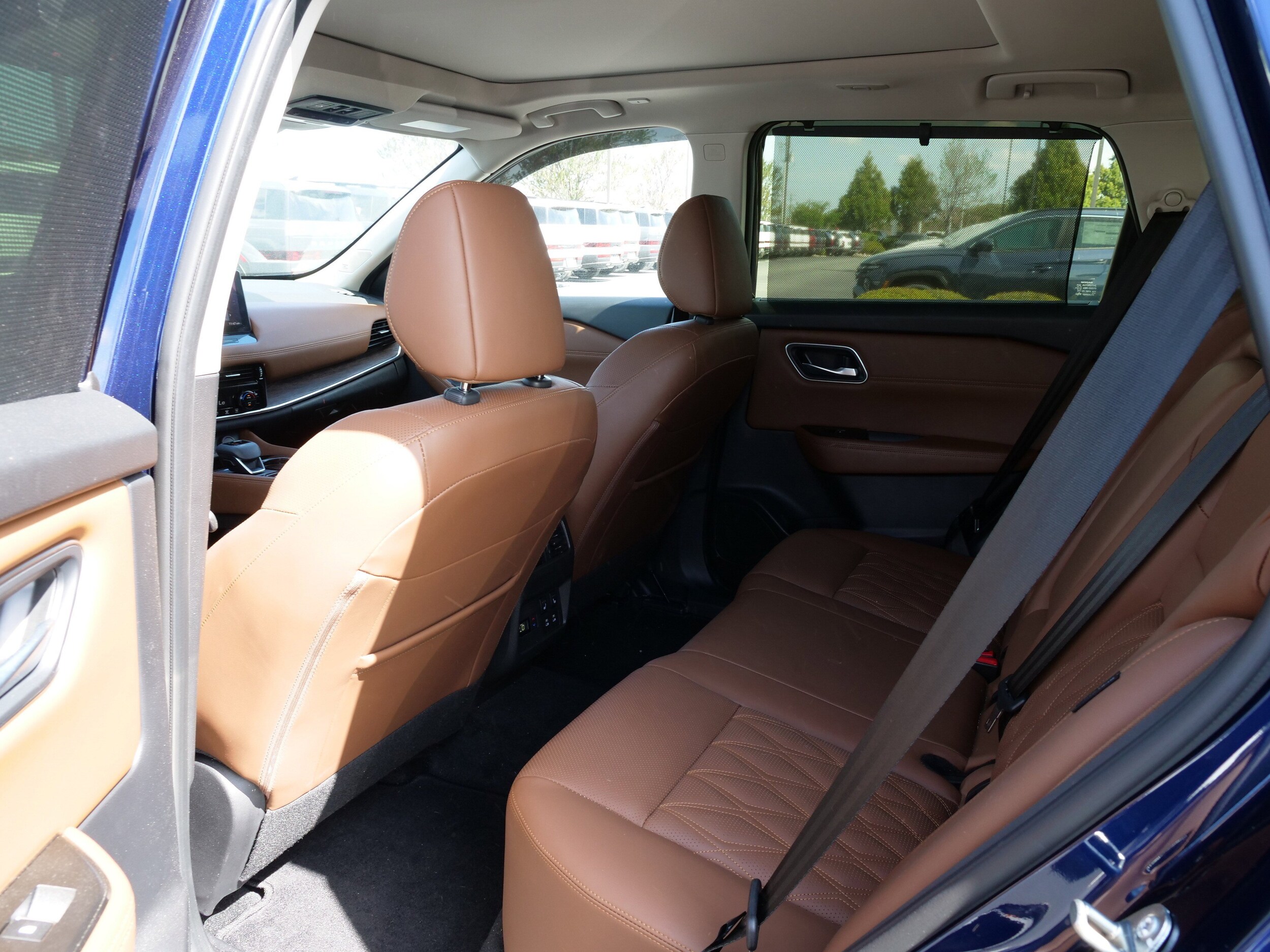 2025 Nissan Rogue Platinum - Photo 15