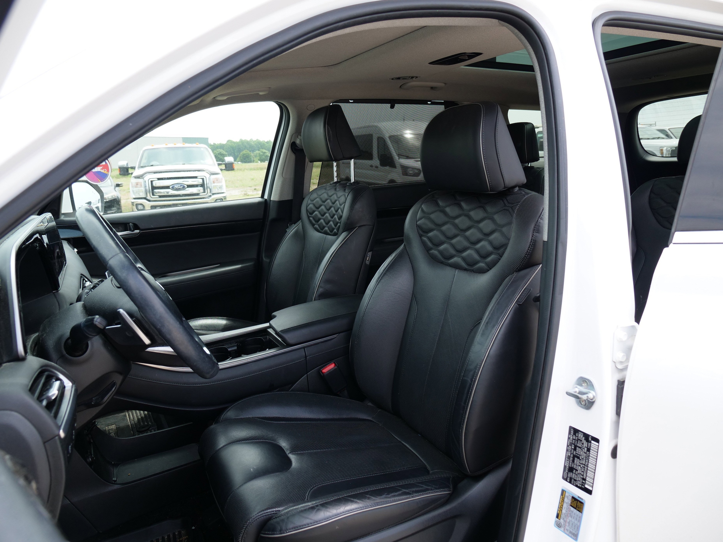 2022 Hyundai Palisade Limited - Photo 14