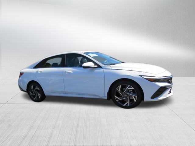 2025 Hyundai Elantra SEL - Photo 8