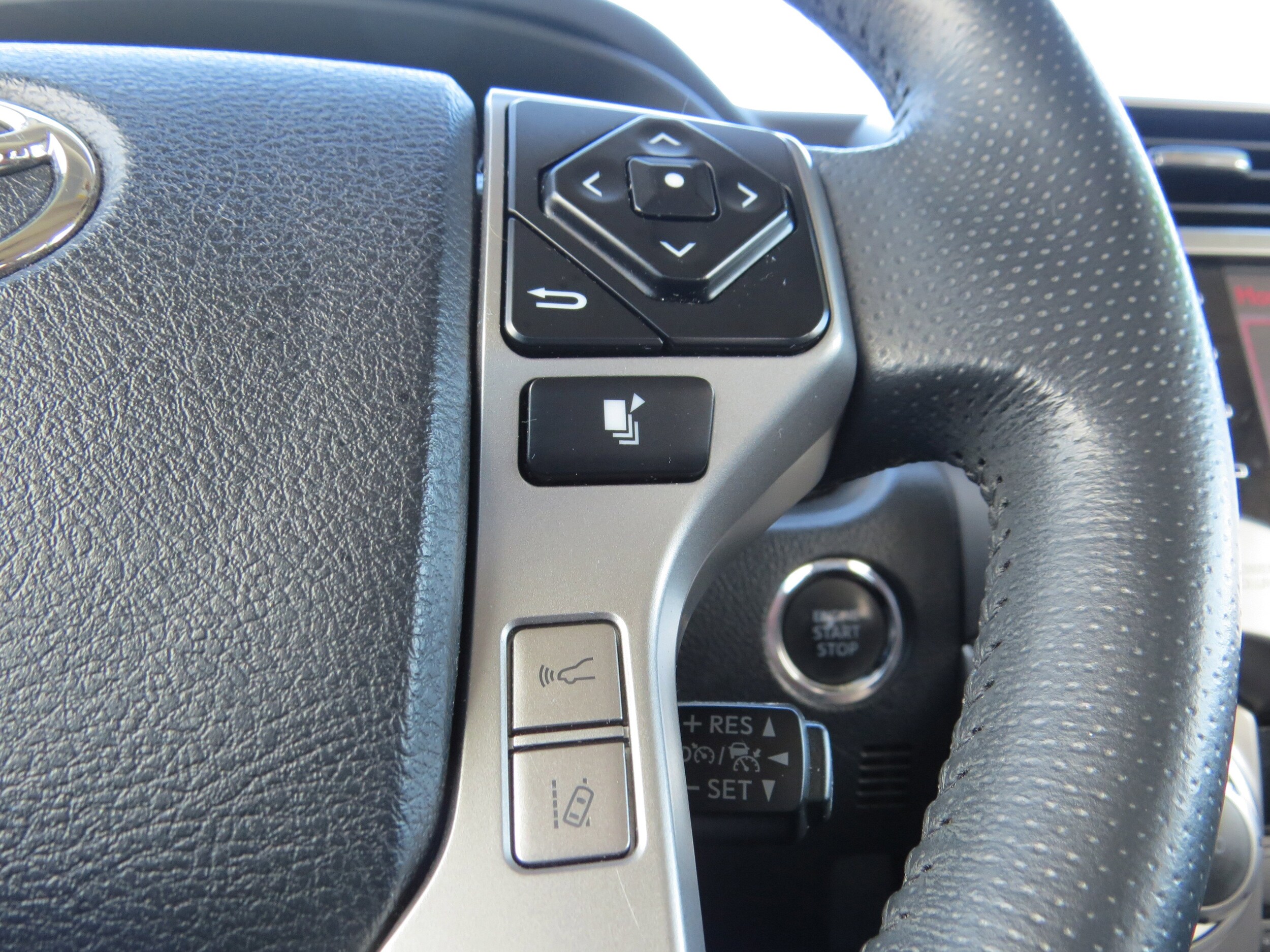 2022 Toyota 4Runner Limited - Photo 22