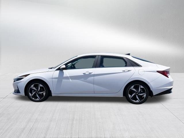 2023 Hyundai Elantra Limited - Photo 6