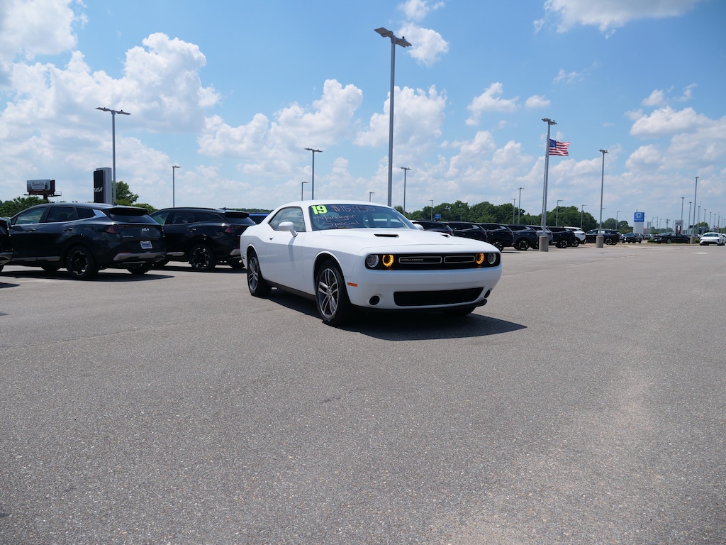 Used 2019 Dodge Challenger SXT Coupe