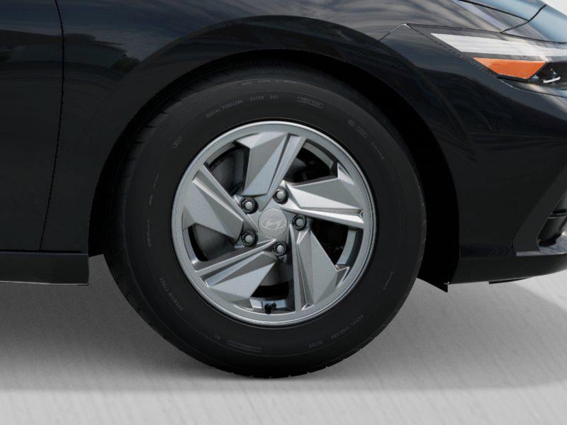 2026 Hyundai Elantra SE 4dr Car Slide 7