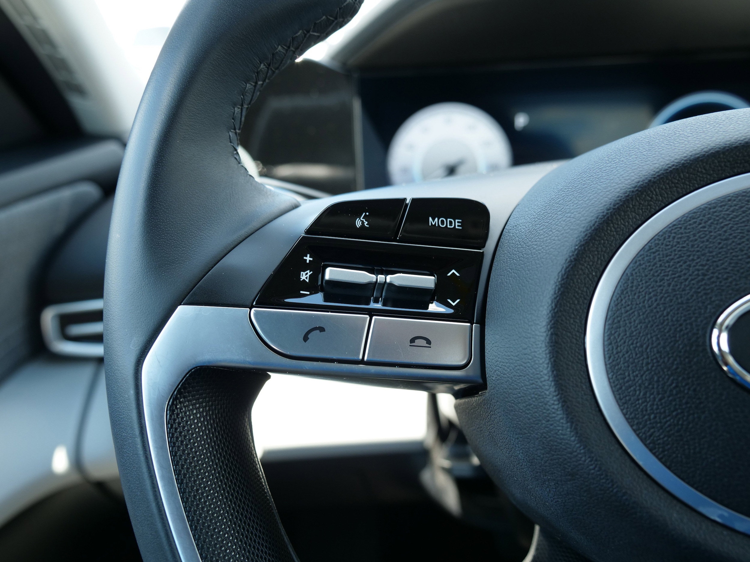 2023 Hyundai Elantra Limited - Photo 20
