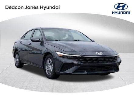 2024 Hyundai Elantra SE Sedan