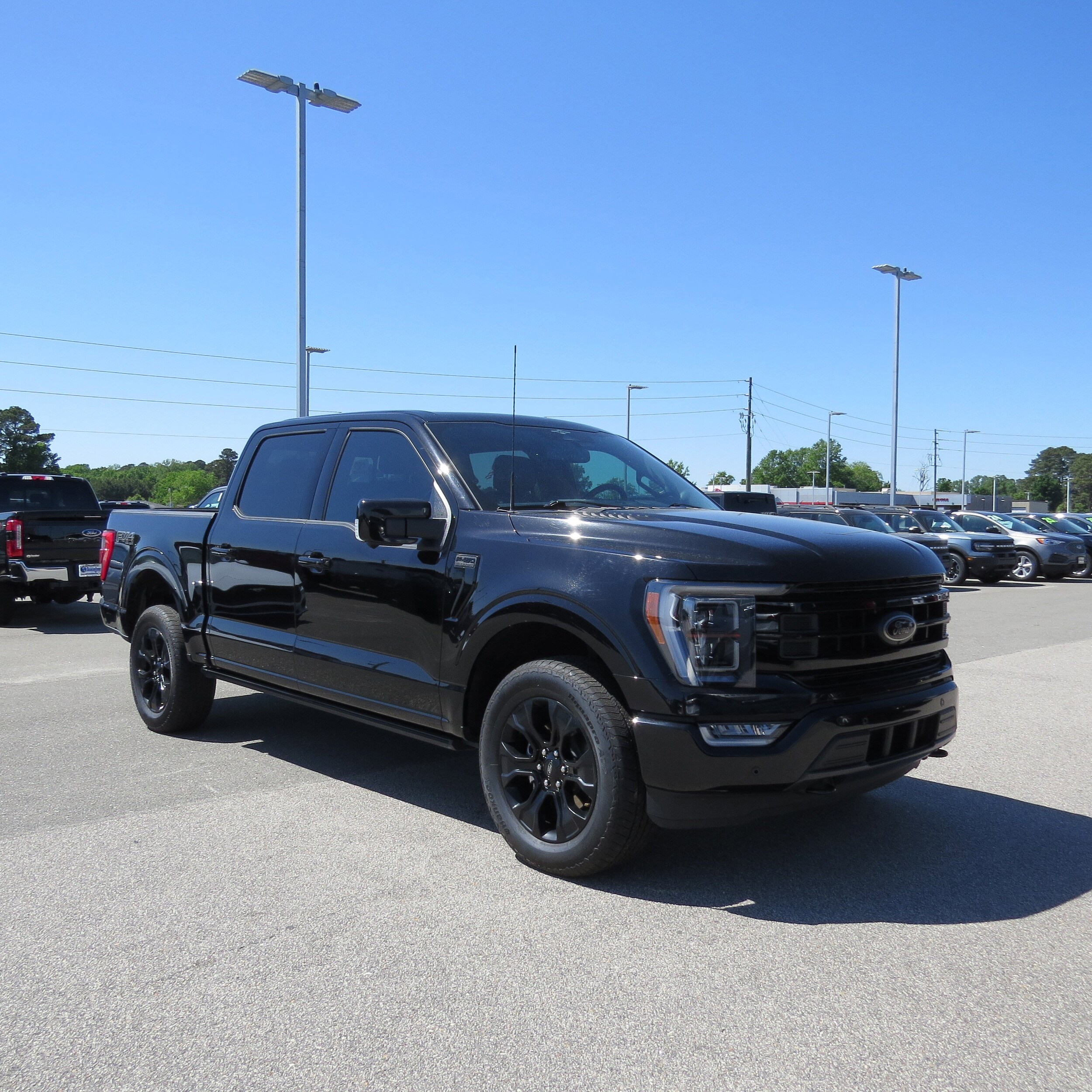 2023 Ford F-150 Lariat photo 2