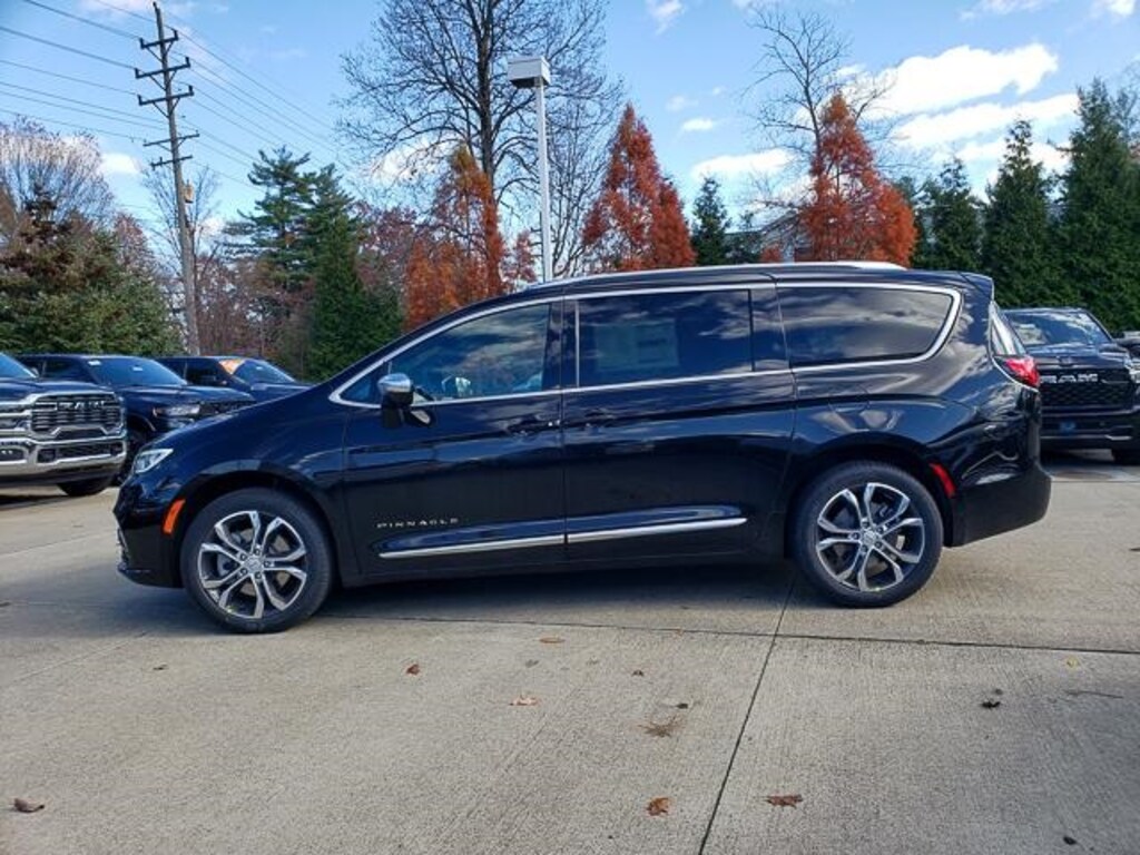New 2026 Chrysler Pacifica Pinnacle Minivan/Van