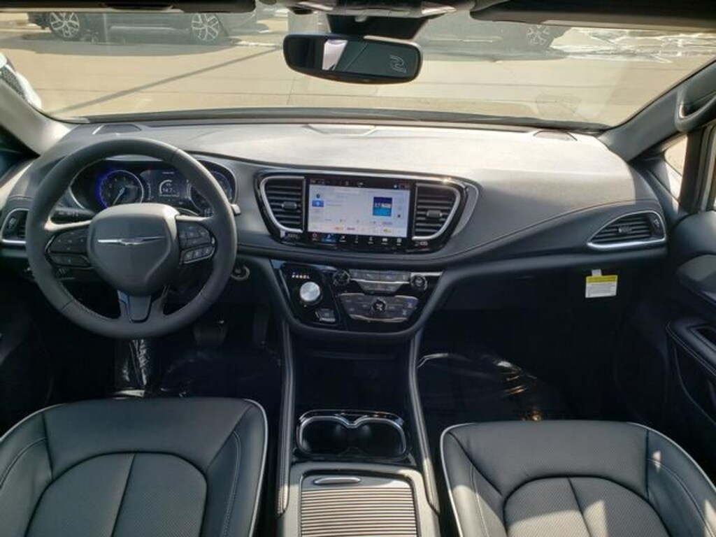 New 2026 Chrysler Pacifica Limited Minivan/Van