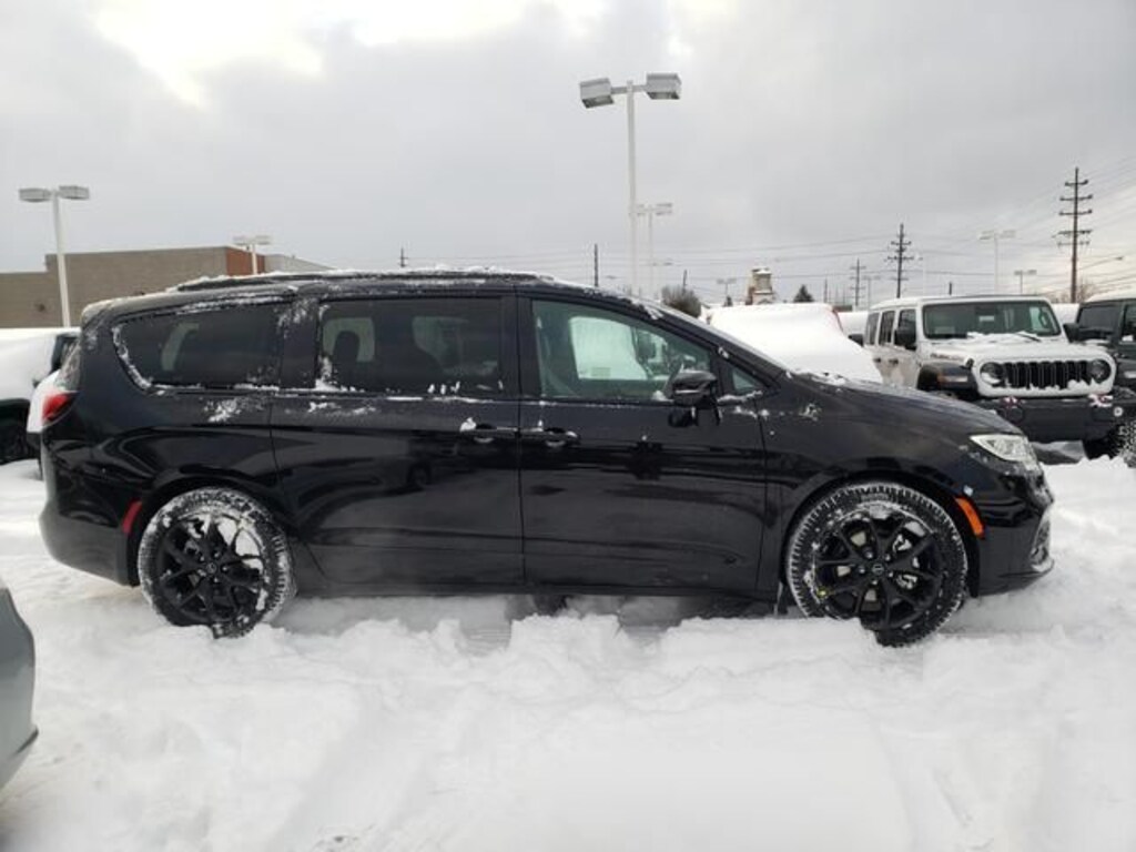 New 2026 Chrysler Pacifica Select Minivan/Van