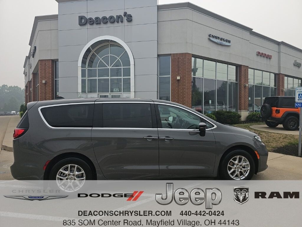 Certified 2024 Chrysler Pacifica Touring L Minivan/Van
