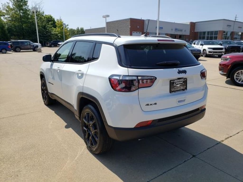 New 2025 Jeep Compass Latitude SUV