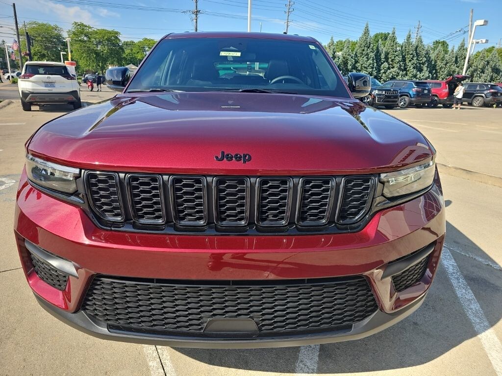 Used 2024 Jeep Grand Cherokee Altitude X SUV