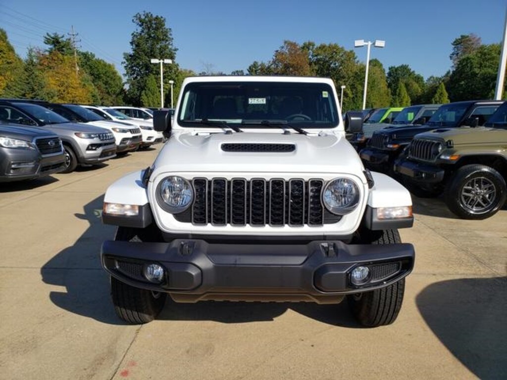 New 2025 Jeep Gladiator Sport Truck