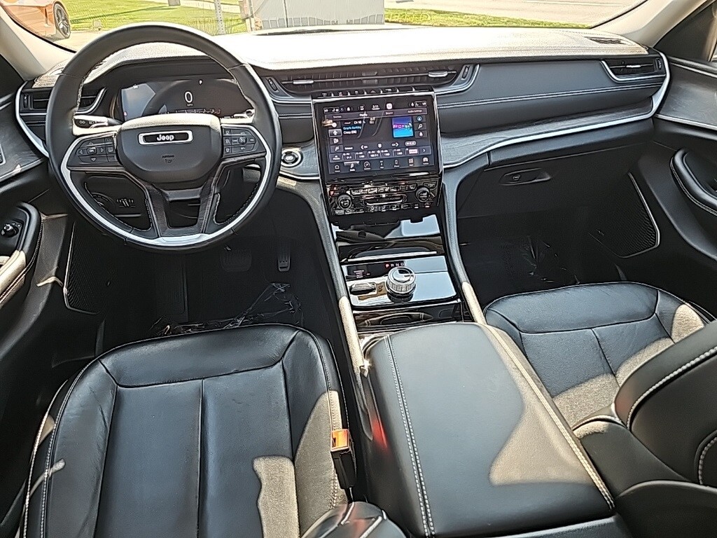 2021 Jeep Grand Cherokee Limited photo 2
