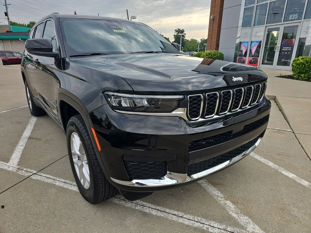 Certified 2025 Jeep Grand Cherokee L Laredo SUV