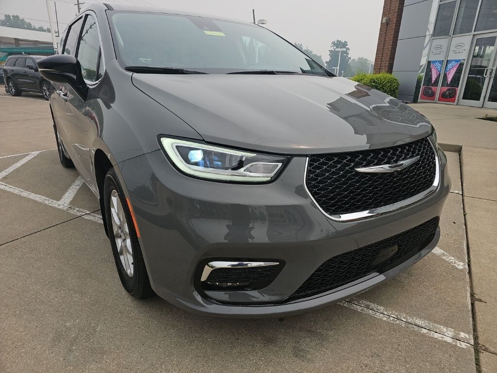 Certified 2024 Chrysler Pacifica Touring L Minivan/Van