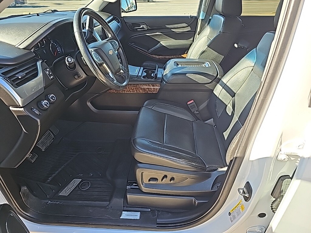 2019 Chevrolet Tahoe Premier photo 2