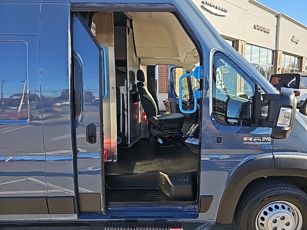 2024 Ram 3500 Tradesman photo 4