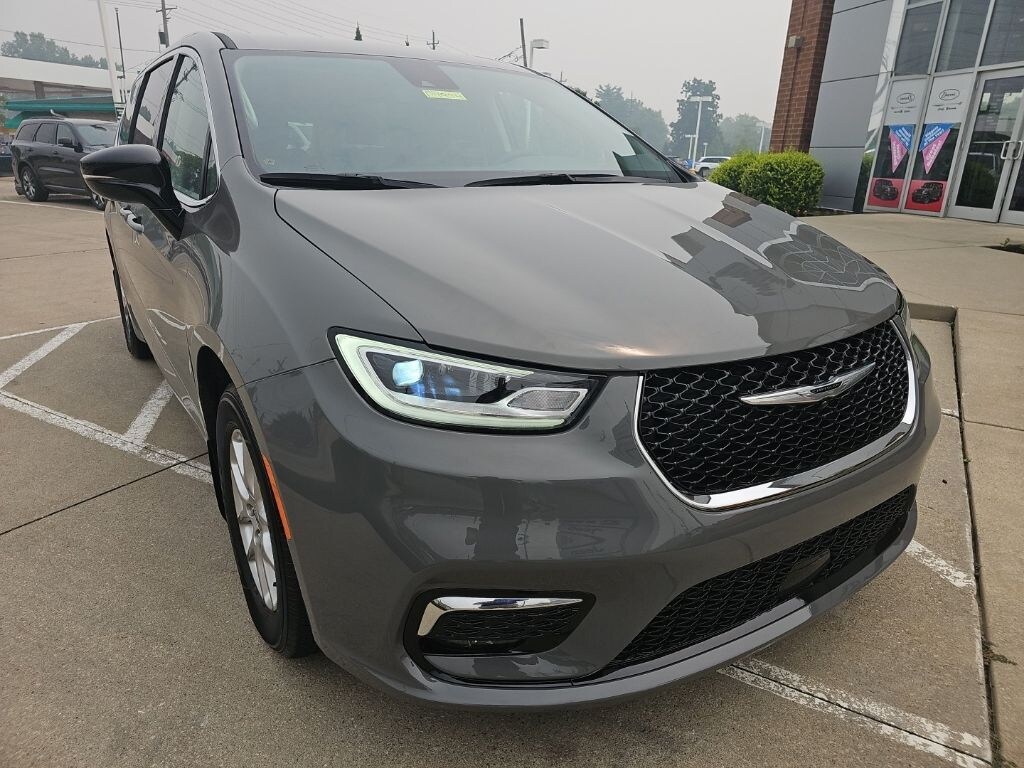 Certified 2024 Chrysler Pacifica Touring L Minivan/Van
