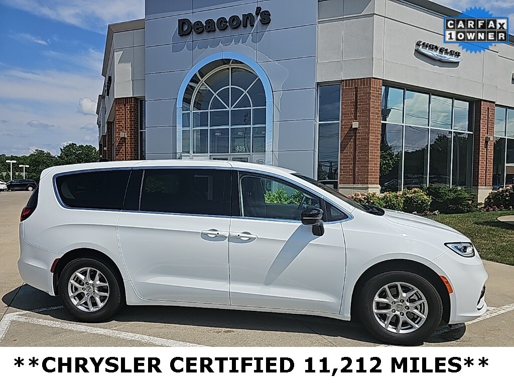 2024 Chrysler Pacifica Touring L