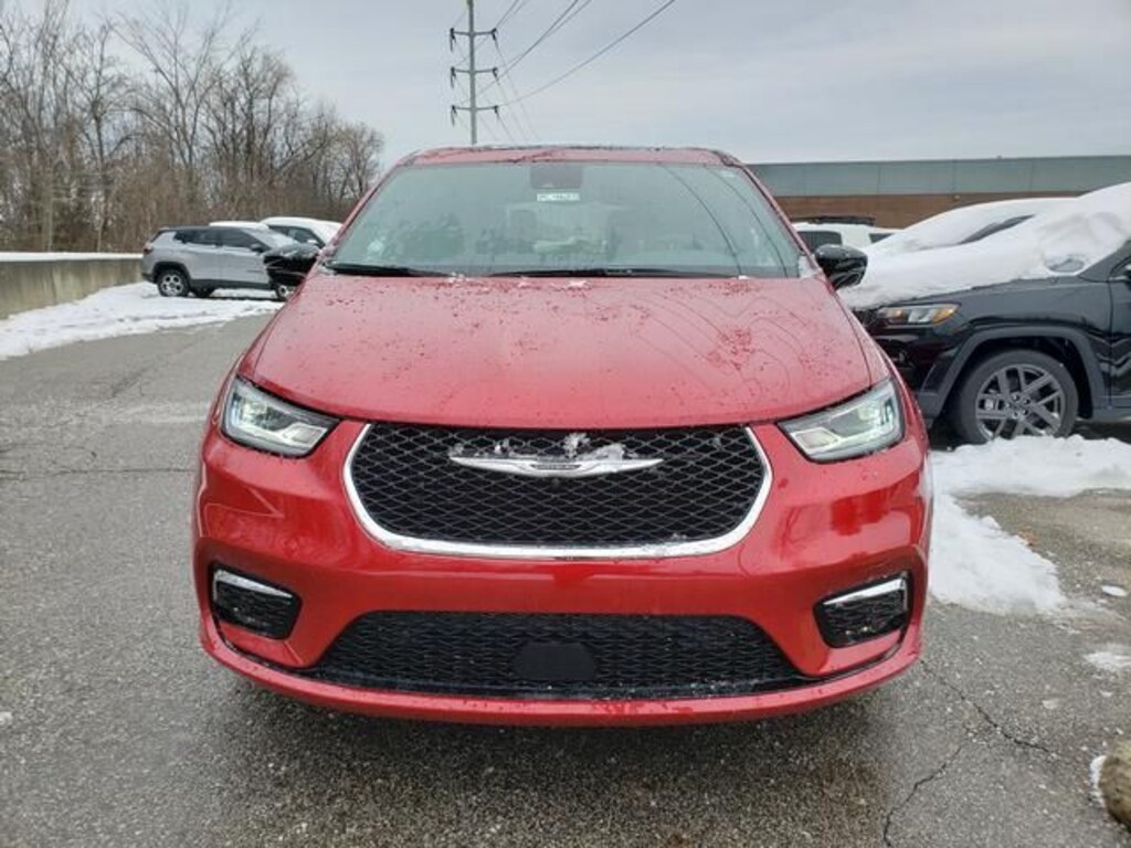 New 2026 Chrysler Pacifica Limited Minivan/Van