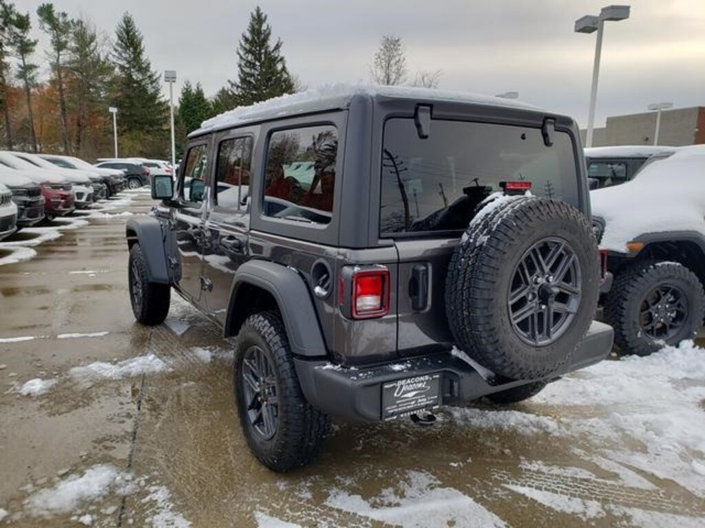 New 2026 Jeep Wrangler Sport S SoftTop