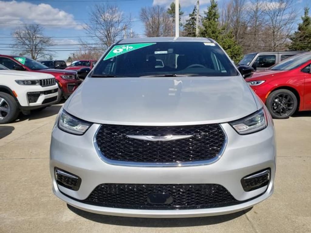 New 2026 Chrysler Pacifica Select Minivan/Van