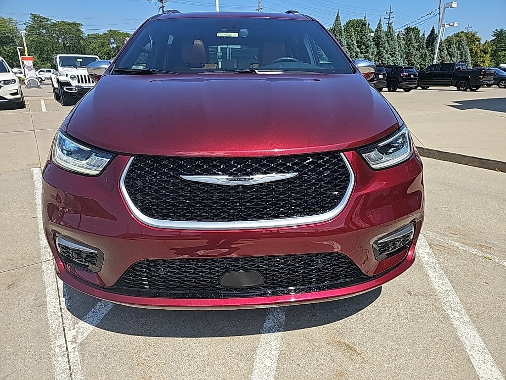 2021 Chrysler Pacifica Pinnacle photo 4