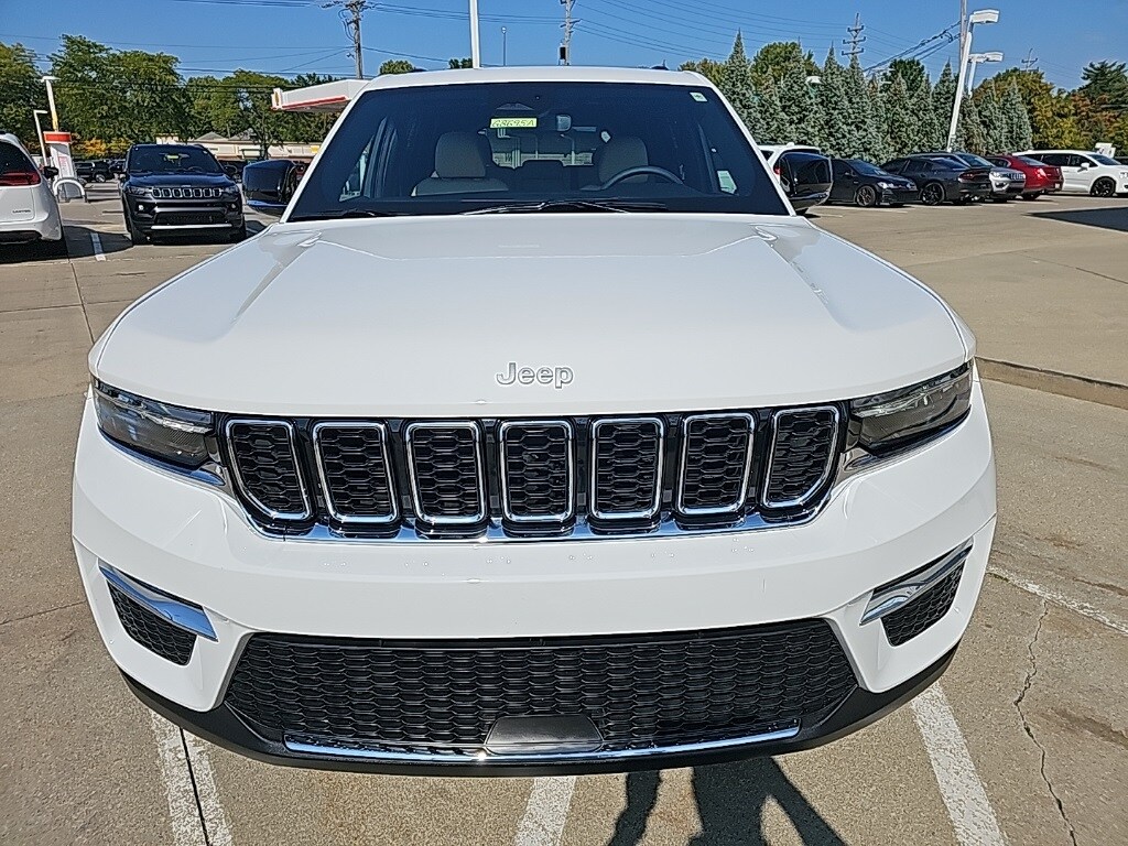 2024 Jeep Grand Cherokee Limited photo 4